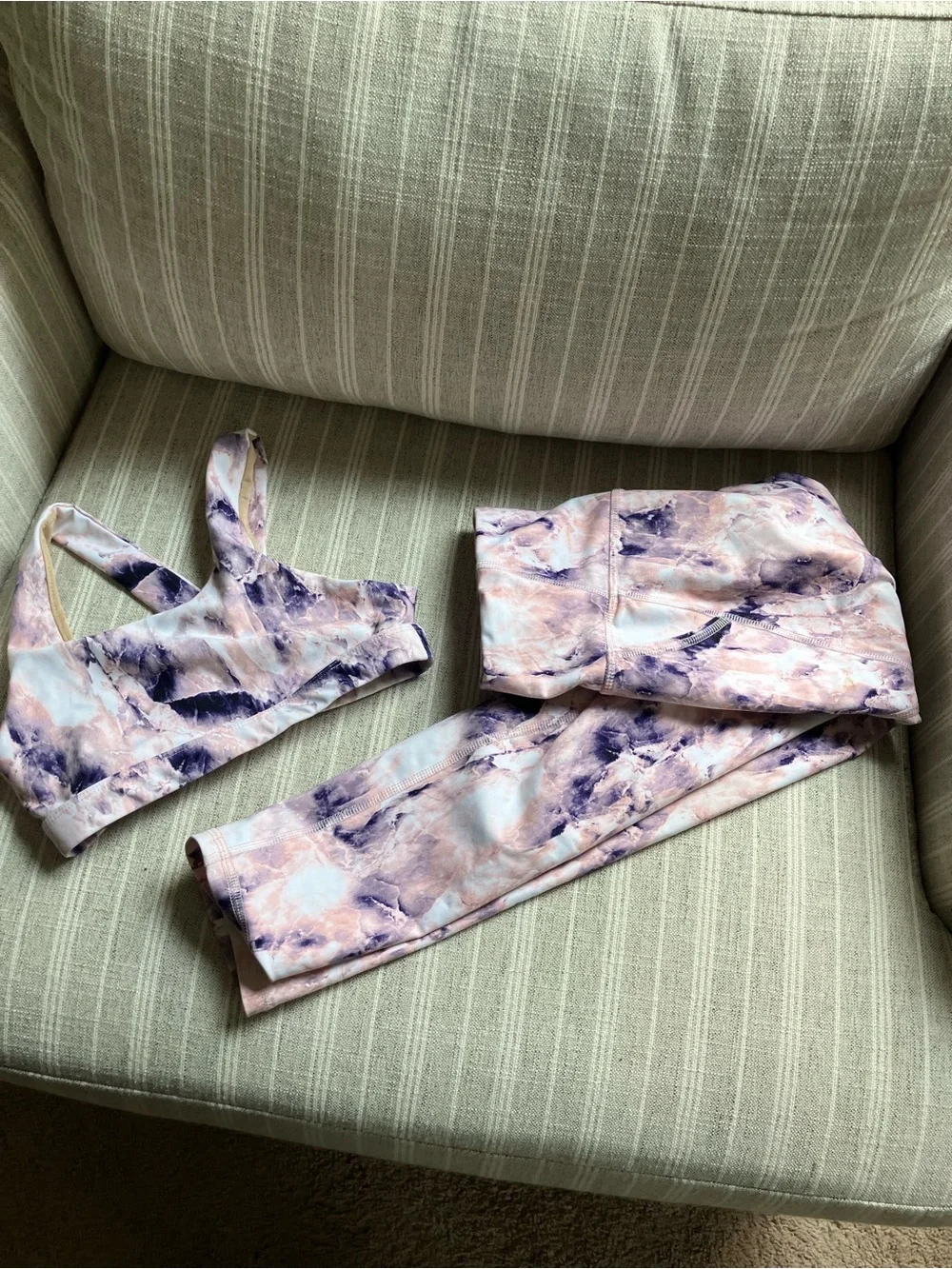 Seamless Marble-Print Sports Bra & Legging Set - Pink Purple